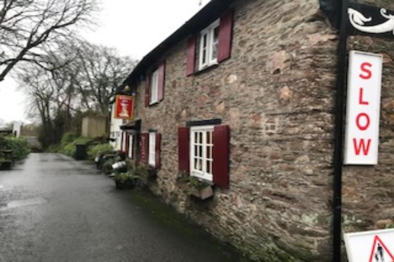 The Dolphin Inn Kingsbridge  Exterior photo