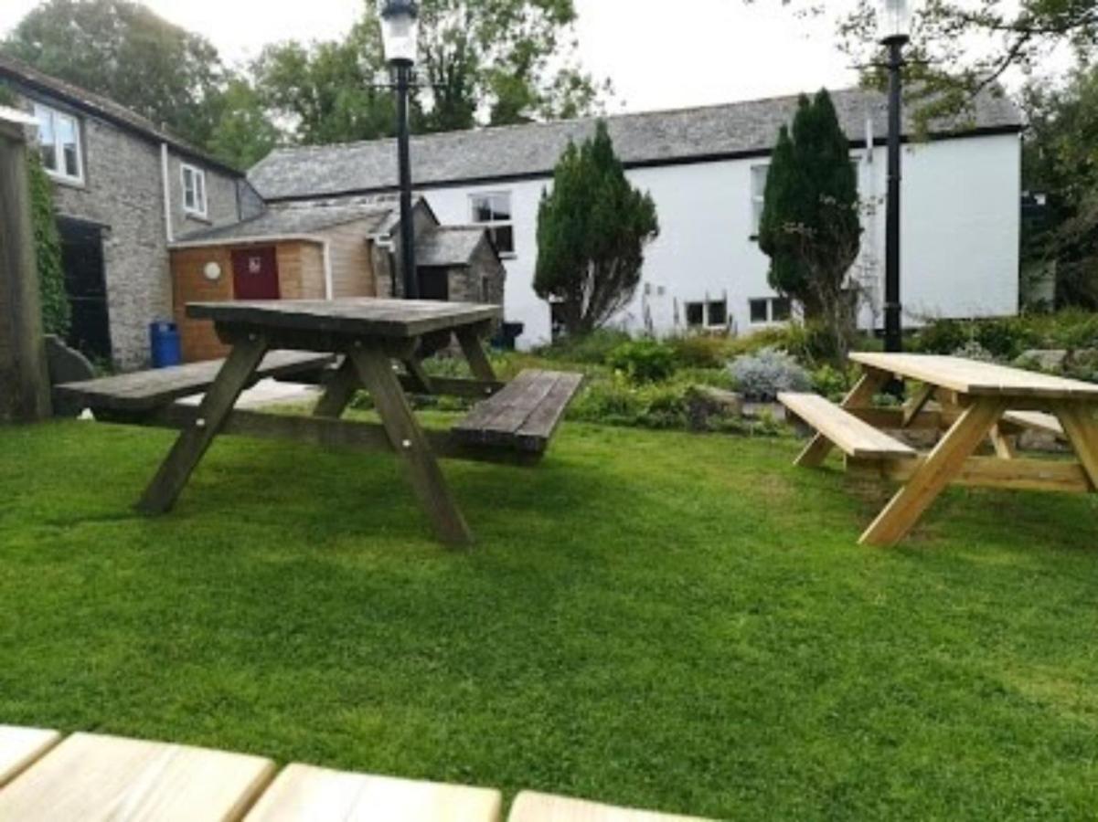 The Dolphin Inn Kingsbridge  Exterior photo